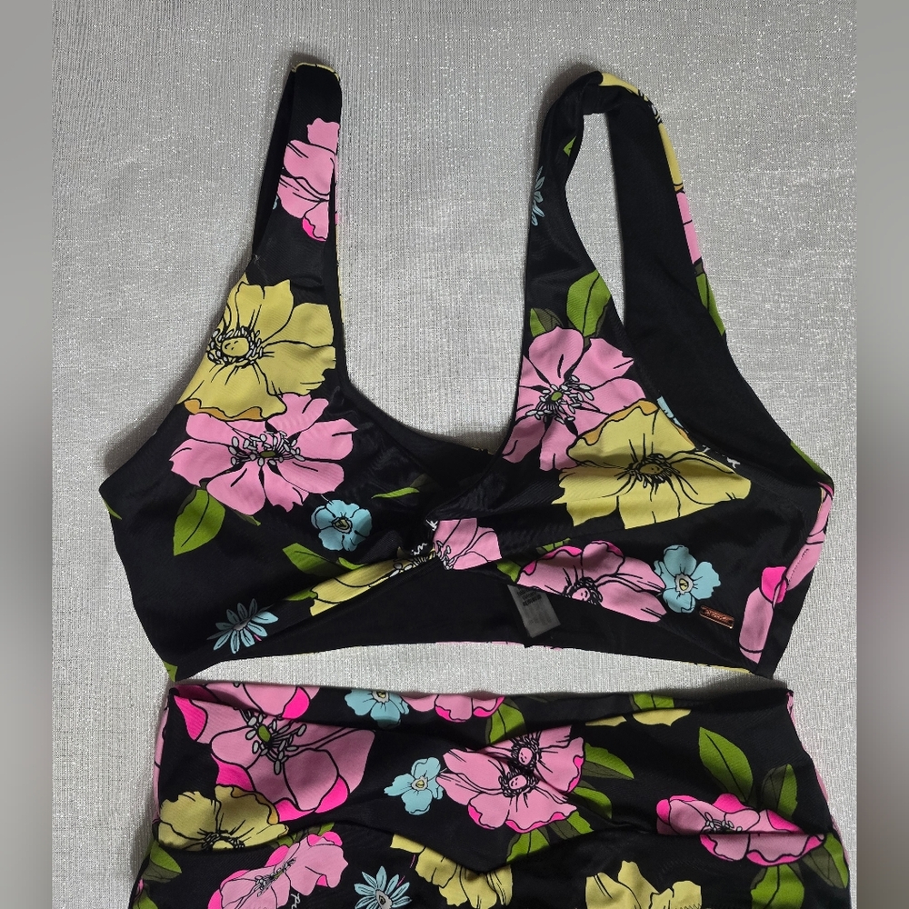 Victoria's Secret Floral Bikini Top & Botton Set - Picture 2 of 15